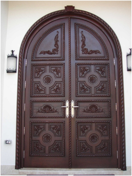 Деревянная дверь из ценных пород дерева Amurles.ru
