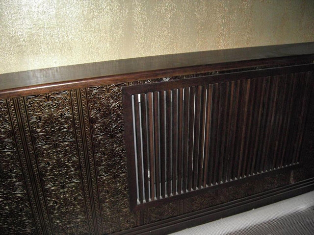 Решетка радиатора декорирована резьбой в индийском стиле Amurles.ru