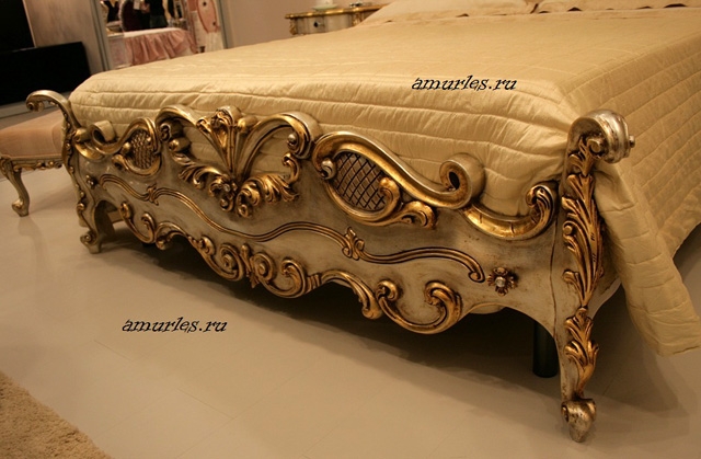 Резные элементы деревянной кровати Amurles.ru
