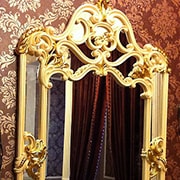 Декоративная резная рама зеркала